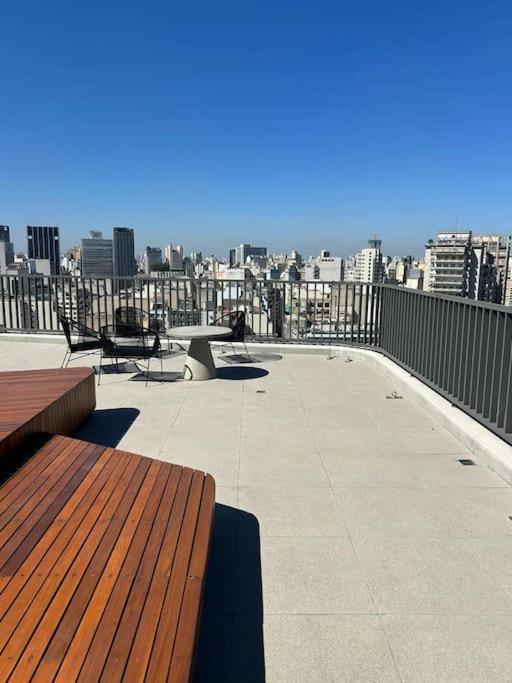 Apartamento - Metro Republica *